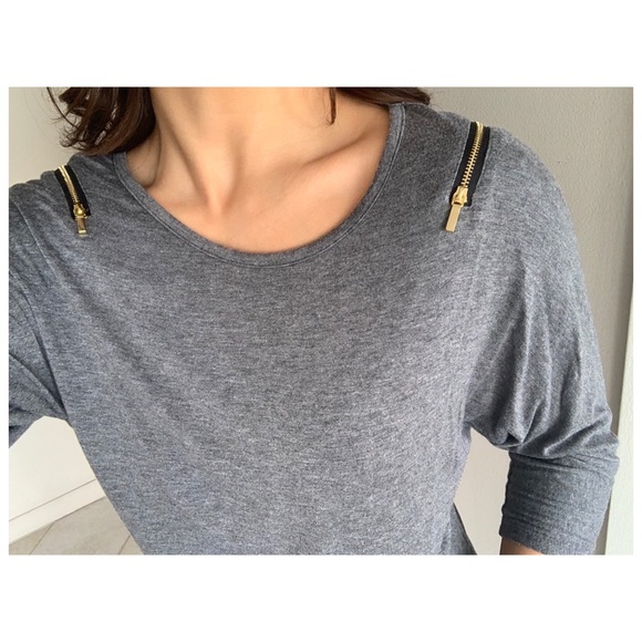 Flowy Blouse - Picture 3 of 3